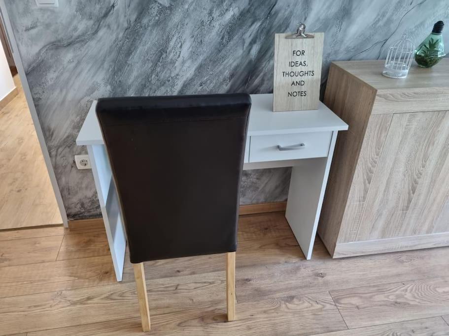 Studio Apartman Bojana 34M2,Free Wifi,Parking Sisak Extérieur photo